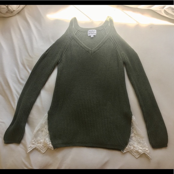 Shoulder Cut Out Sweater! - Picture 1 of 6